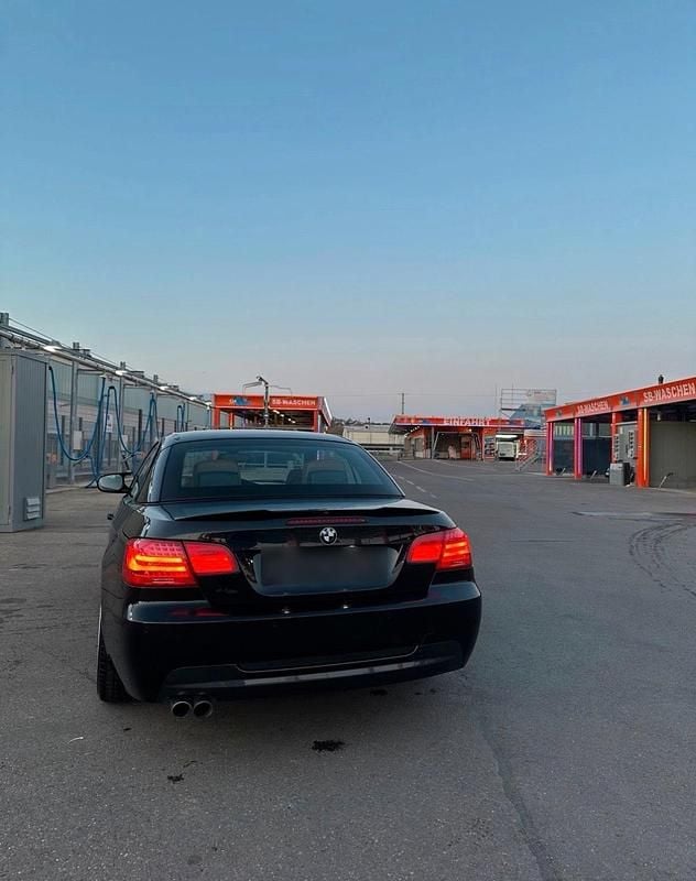 Gebraucht BMW 325 Cabriolet 204 PS (150 kW) 2011 Schwarz Cabrio