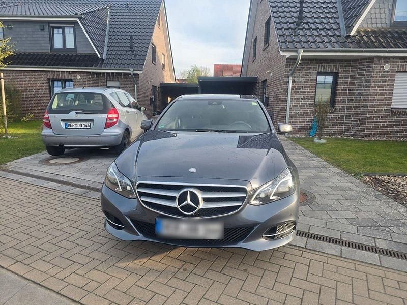 Gebraucht Mercedes E200 Elegance 184 PS (135 kW) 2014 Grau Limousine