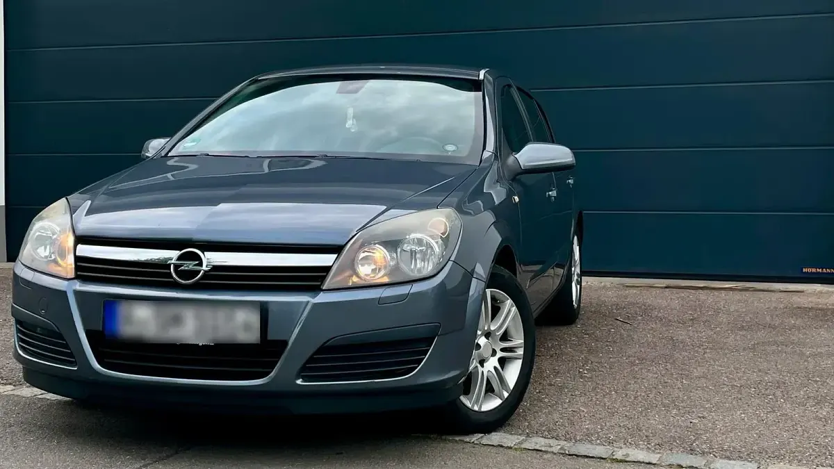 Gebraucht Opel Astra 77 PS (56 kW) 2007 Grau Limousine