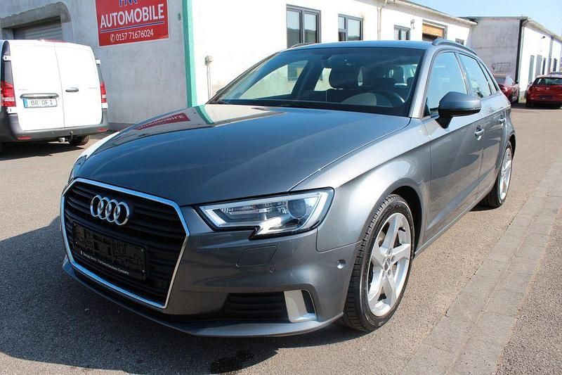 Gebraucht Audi A3 Sport 116 PS (85 kW) 2018 Grau Limousine