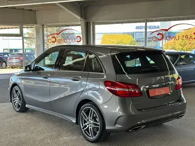 Gebraucht Mercedes B200 AMG line 156 PS (114 kW) 2017 Grau Kleinwagen