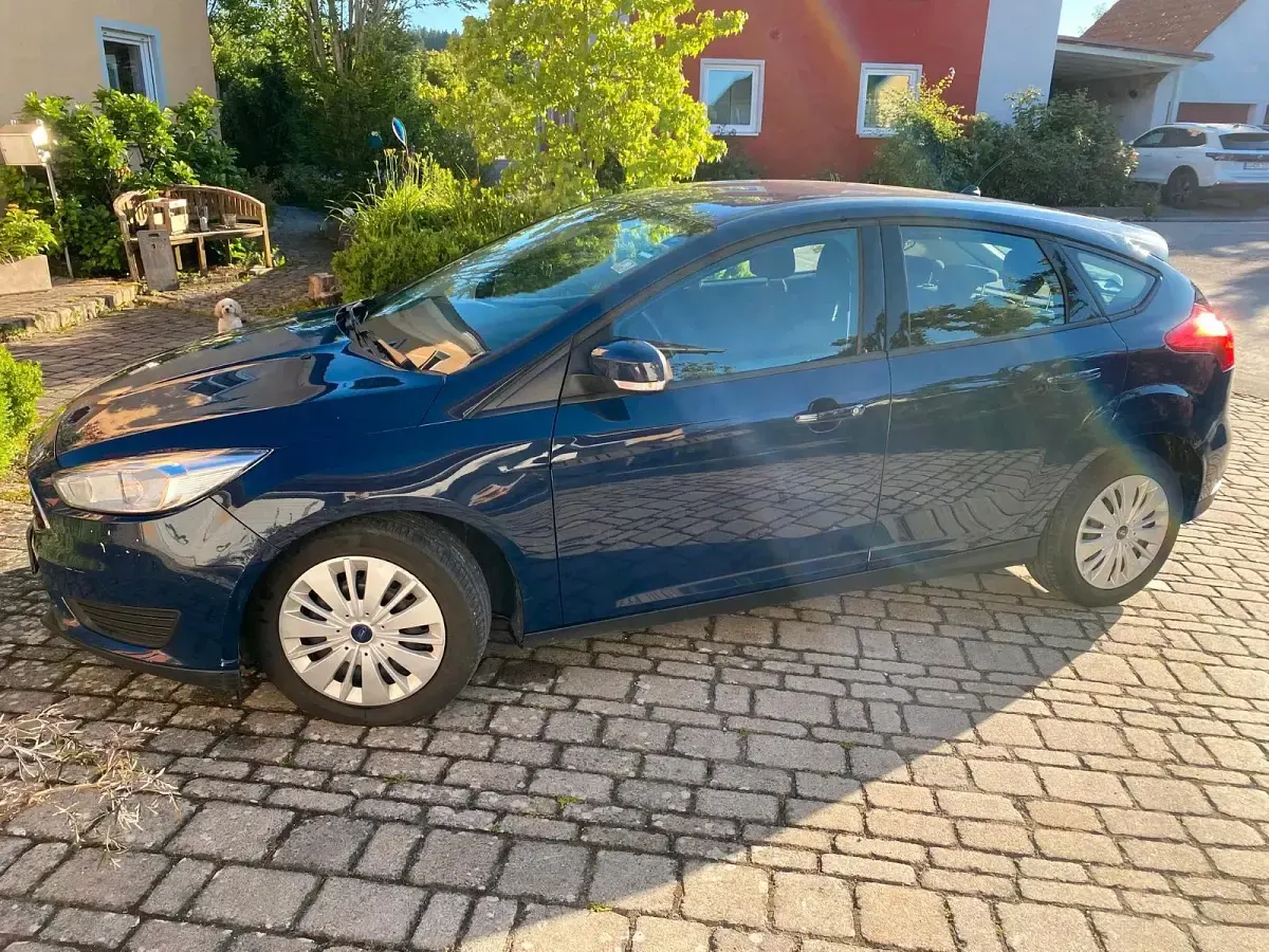 Gebraucht Ford Focus 125 PS (91 kW) 2018 Blau Limousine