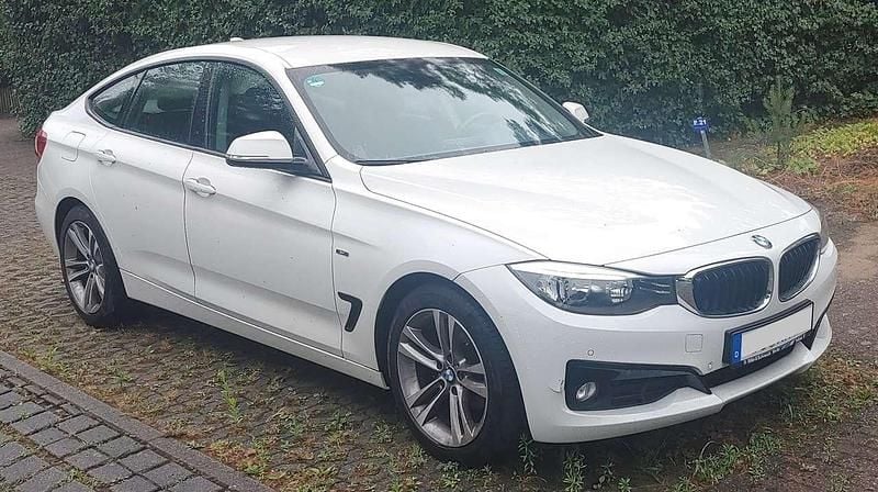 Weiß Gebraucht 2013 BMW 318 Gran Turismo Sport Line Limousine | 9.900 € (Fairer Preis) - Bild 1/4