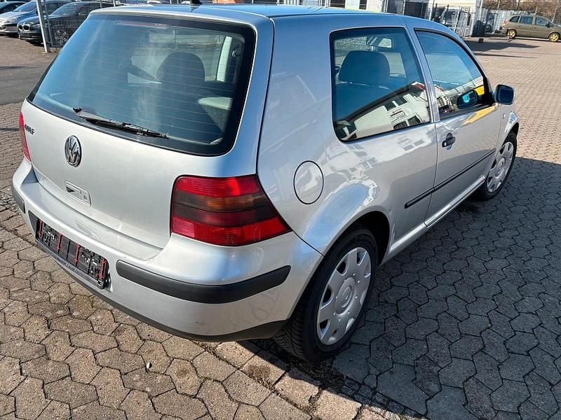Gebraucht VW Golf IV 75 PS (55 kW) 2001 Silber Kleinwagen
