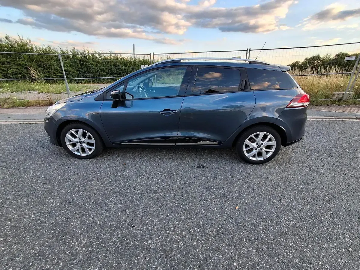 Gebraucht Renault Clio 90 PS (66 kW) 2019 Grau Kombi