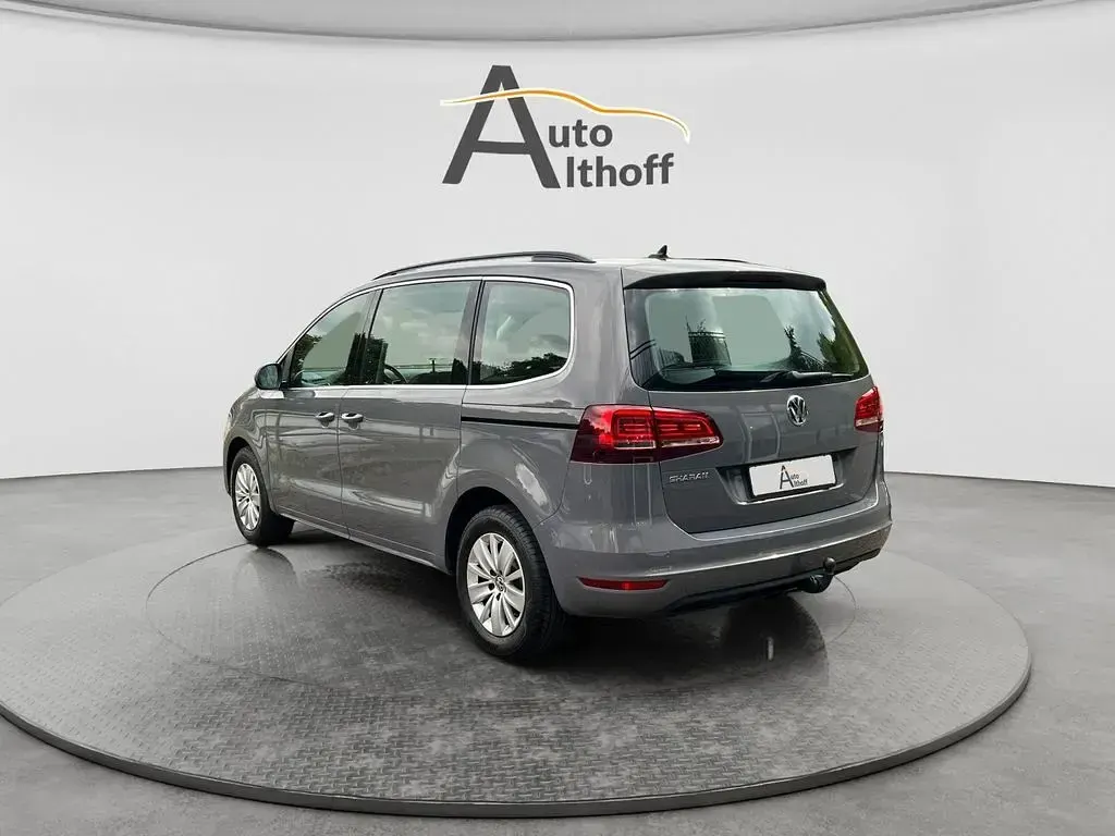 Gebraucht VW Sharan 150 PS (110 kW) 2022 Grau Van / Kleinbus