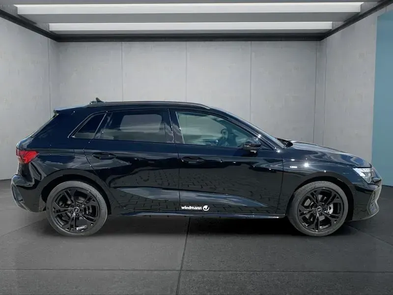 Gebraucht Audi A3 Sportback e-tron 204 PS (150 kW) 2025 Schwarz Kleinwagen