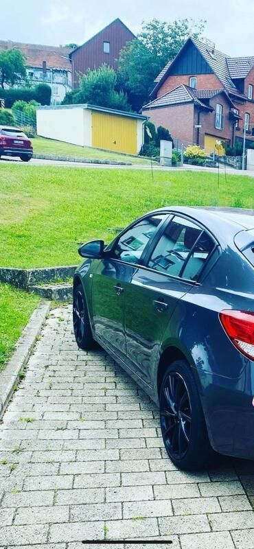 Grau Gebraucht 2012 Chevrolet Cruze Limousine | 3.300 € - Bild 1/4