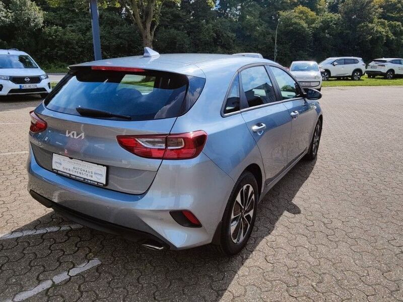 Gebraucht Kia Ceed Vision 140 PS (102 kW) 2024 Silber Kleinwagen
