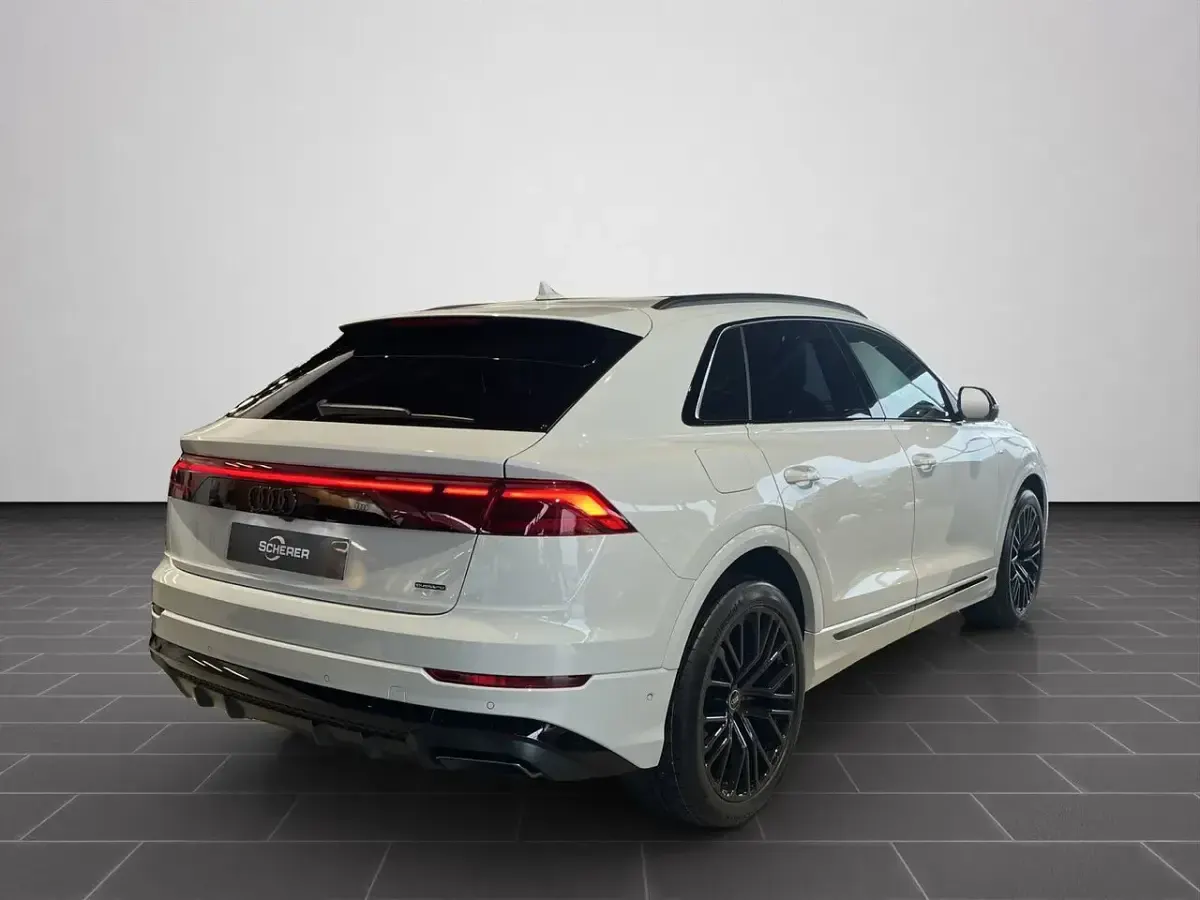 Neu Audi Q8 Design 286 PS (210 kW) 2026 Gletscherweiß metallic (metallic) SUV