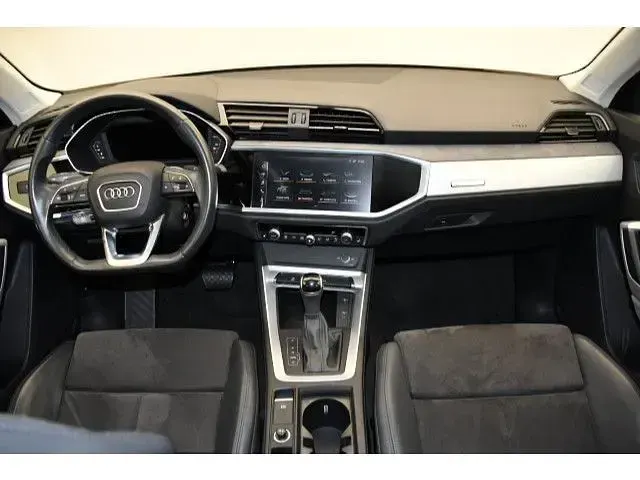 Second-hand Audi Q3 Advanced 150 CP (110 kW) 2020 Argintiu SUV