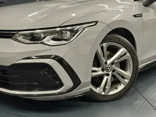 Gebraucht VW Golf VIII R-line 190 PS (139 kW) 2022 Mondsteingrau Kombi