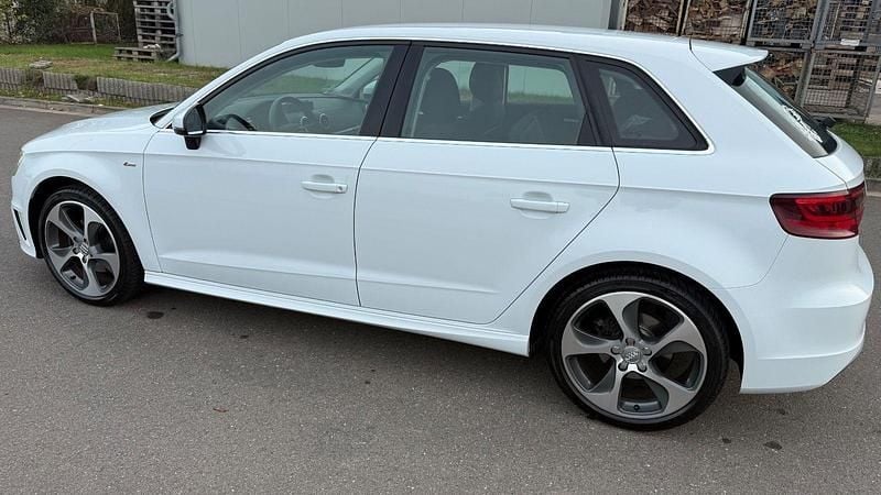Gebraucht Audi A3 S-Line 110 PS (80 kW) 2015 Weiß Limousine
