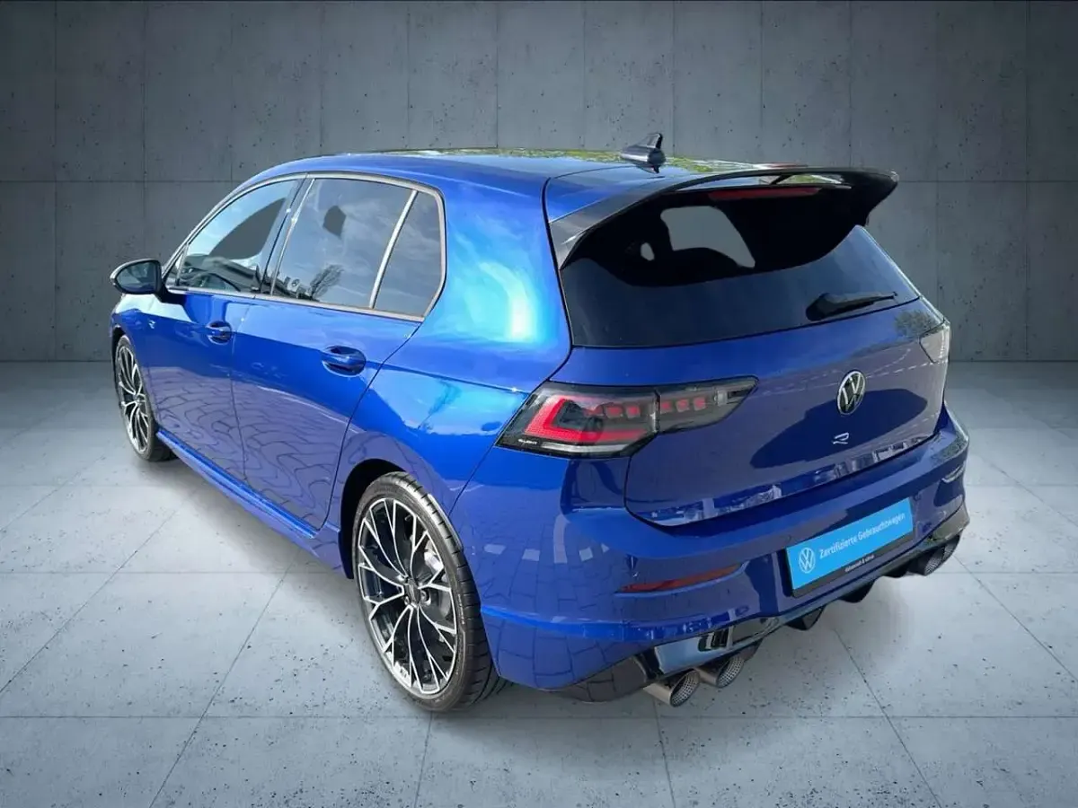Gebraucht VW Golf VIII R 333 PS (244 kW) 2025 Lapiz blue metallic Limousine