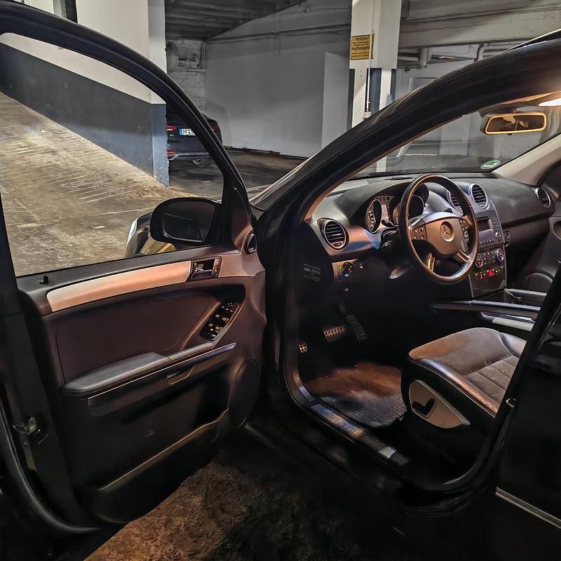 Gebraucht Mercedes ML320 224 PS (164 kW) 2008 Schwarz SUV