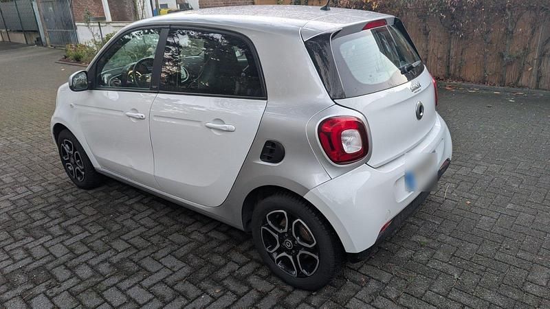 Gebraucht Smart ForFour Prime 90 PS (66 kW) 2017 Weiß Kleinwagen