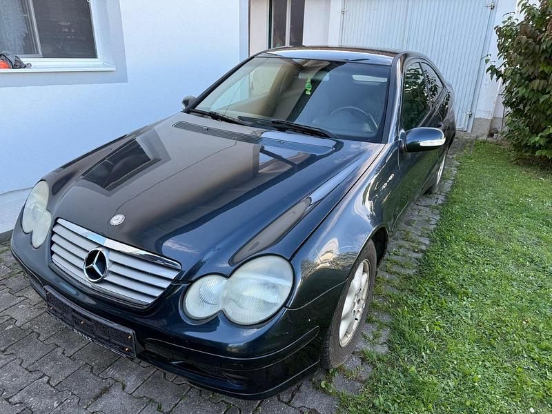 Schwarz Gebraucht 2003 Mercedes C180 Coupé | 1.100 € (Guter Preis) - Bild 1/4