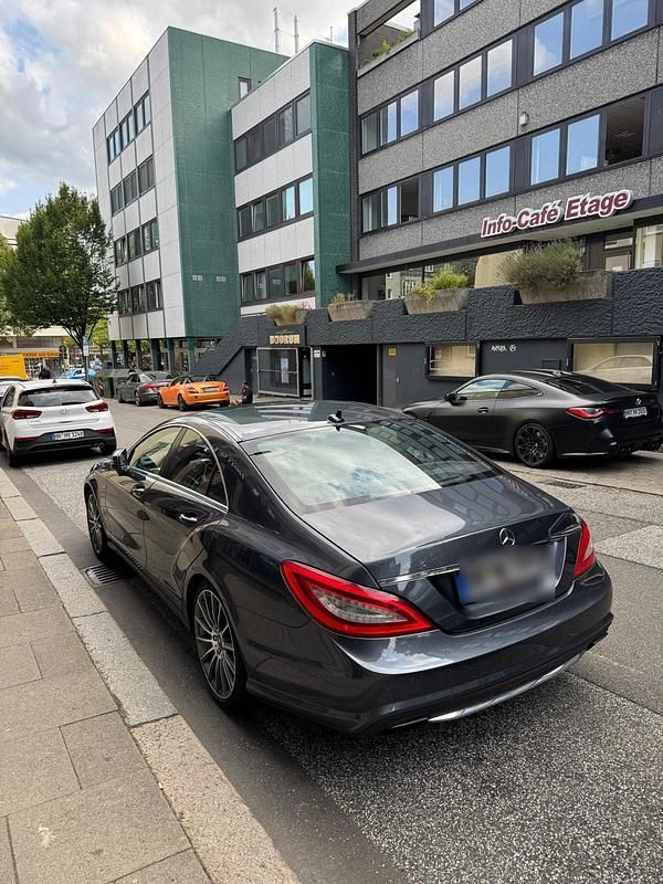 Grau Gebraucht 2011 Mercedes CLS350 Coupé | 16.000 € (Fairer Preis) - Bild 1/4