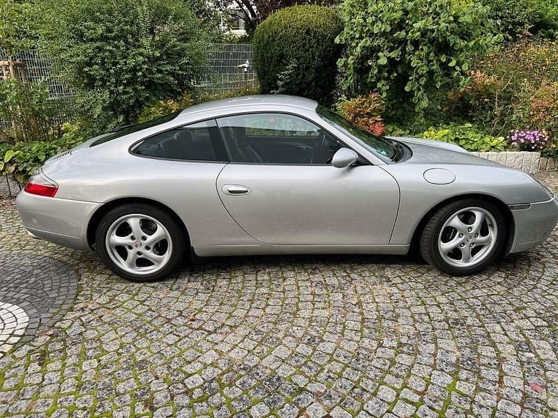 Silber Gebraucht 1999 Porsche 911 Carrera Coupé | 34.500 € (Guter Preis) - Bild 1/4