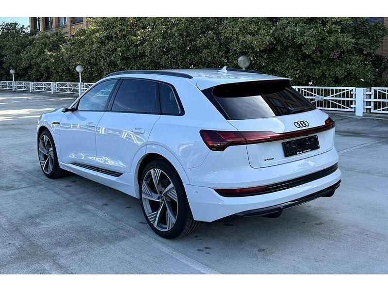 Usata Audi e-tron 300 kW (408 CV) 2022 Bianco SUV