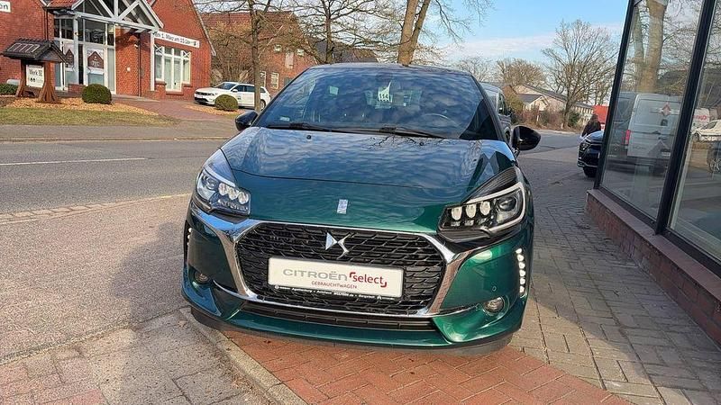 Gebraucht Citroën DS3 Sport Chic 131 PS (96 kW) 2018 Grün Limousine