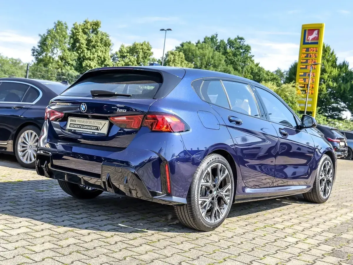 Gebraucht BMW 120 M Sport 156 PS (114 kW) 2025 Blau Kleinwagen