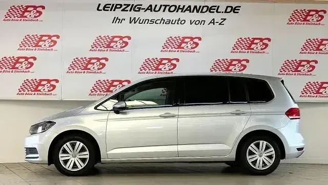 Gebraucht VW Touran Trendline 110 PS (80 kW) 2016 Silber Van / Kleinbus
