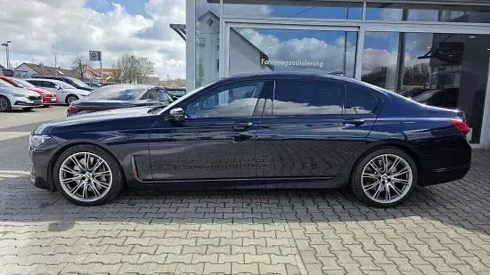 Gebraucht BMW 750L 530 PS (389 kW) 2019 Blau Limousine