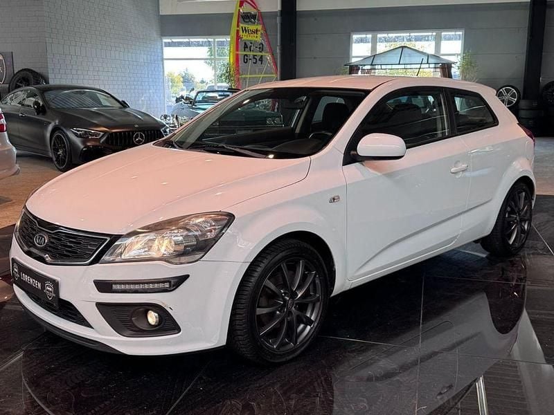 Gebraucht Kia ProCeed Edition 7 116 PS (85 kW) 2012 Weiß Kleinwagen