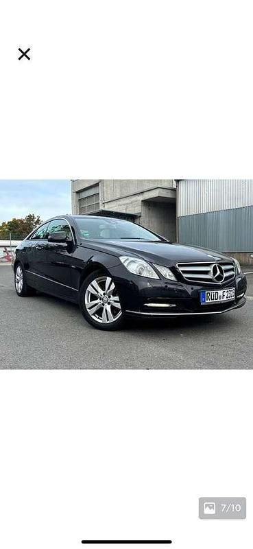 Gebraucht Mercedes E250 Avantgarde 204 PS (150 kW) 2012 Schwarz Coupé