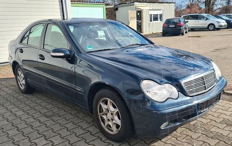 Gebraucht Mercedes C180 129 PS (94 kW) 2001 Blau Limousine