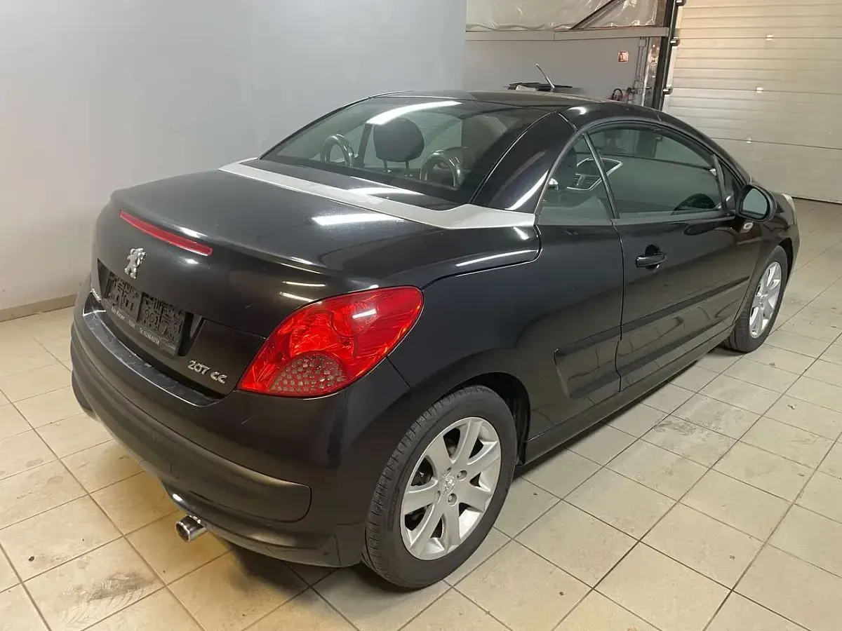 Gebraucht Peugeot 207 Sport 120 PS (88 kW) 2008 Farbe schwarz obsidien Cabrio
