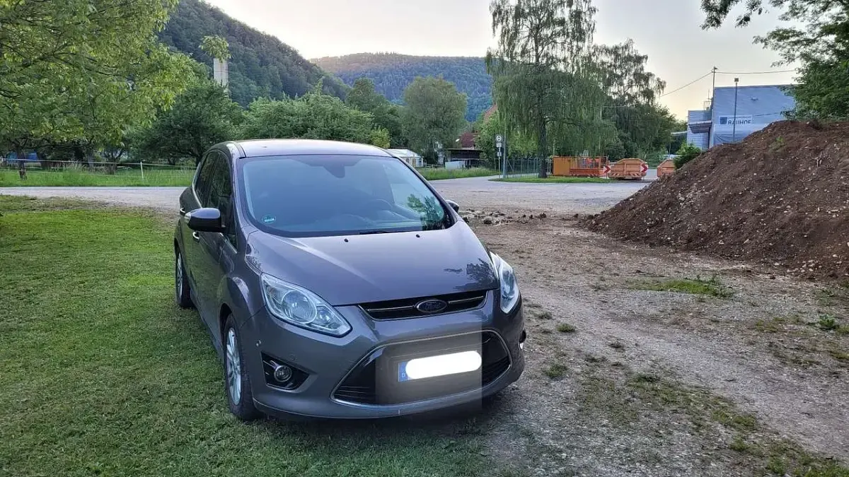 Gebraucht Ford C-MAX Titanium 140 PS (102 kW) 2015 Braun Van / Kleinbus
