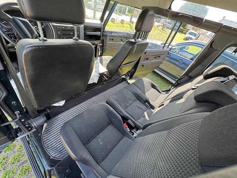 Gebraucht Land Rover Defender 122 PS (89 kW) 2012 Grün Kombi