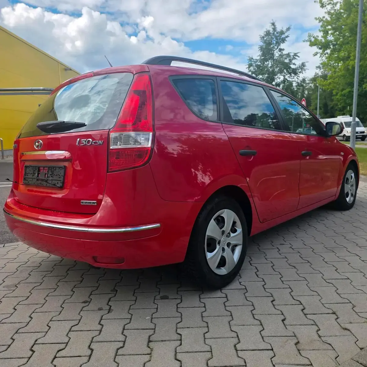 Używany Hyundai i30 90 KM (66 kW) 2009 Czerwony Kombi