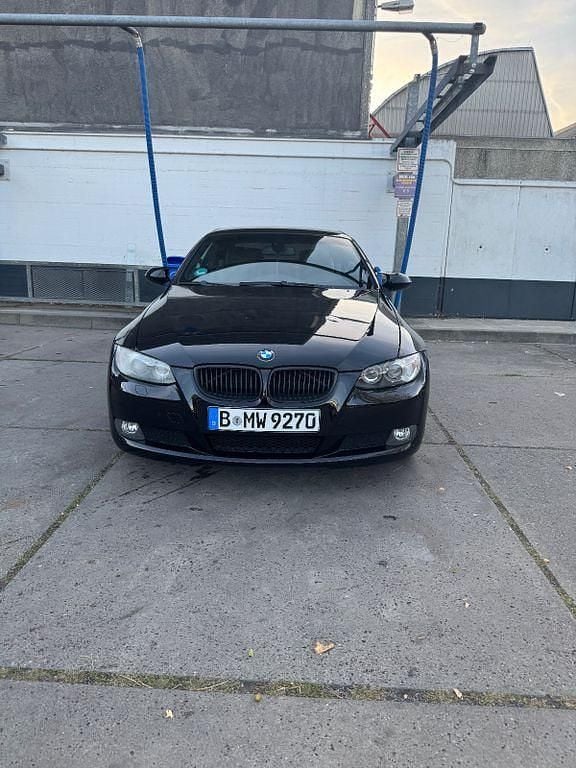 Schwarz Gebraucht 2010 BMW 320 Cabriolet M Sport Cabrio | 12.000 € (Fairer Preis) - Bild 1/4