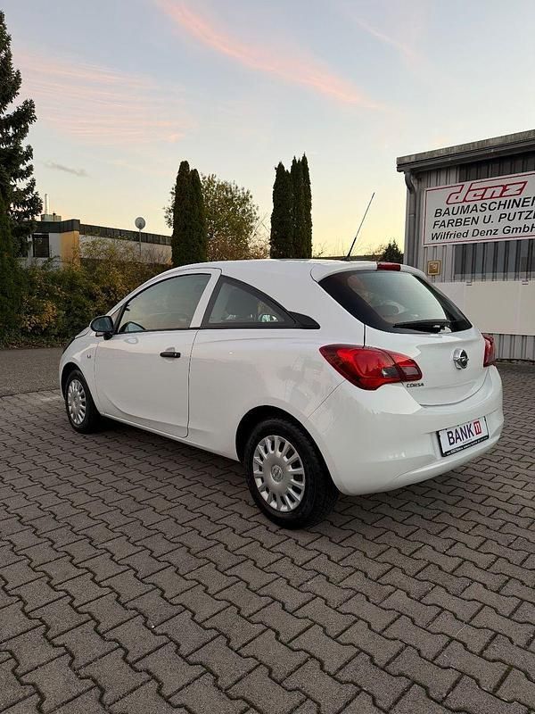 Gebraucht Opel Corsa Selection 69 PS (50 kW) 2016 Weiß Limousine