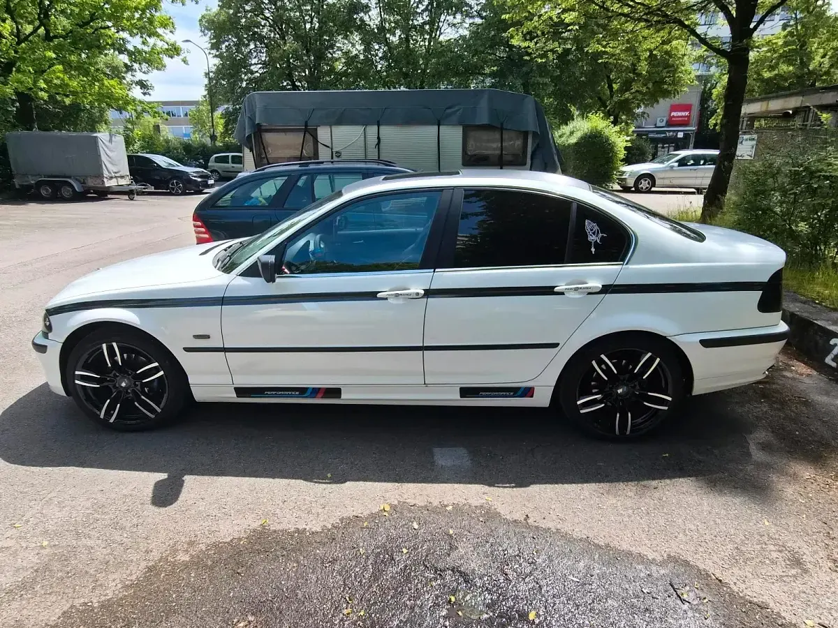 Gebraucht BMW 323 170 PS (125 kW) 2000 Weiß Limousine