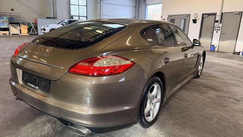 Gebraucht Porsche Panamera 299 PS (219 kW) 2011 Braun Kleinwagen