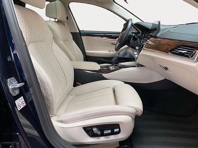 Gebraucht BMW 530 Luxury Line 252 PS (185 kW) 2018 Blau Limousine