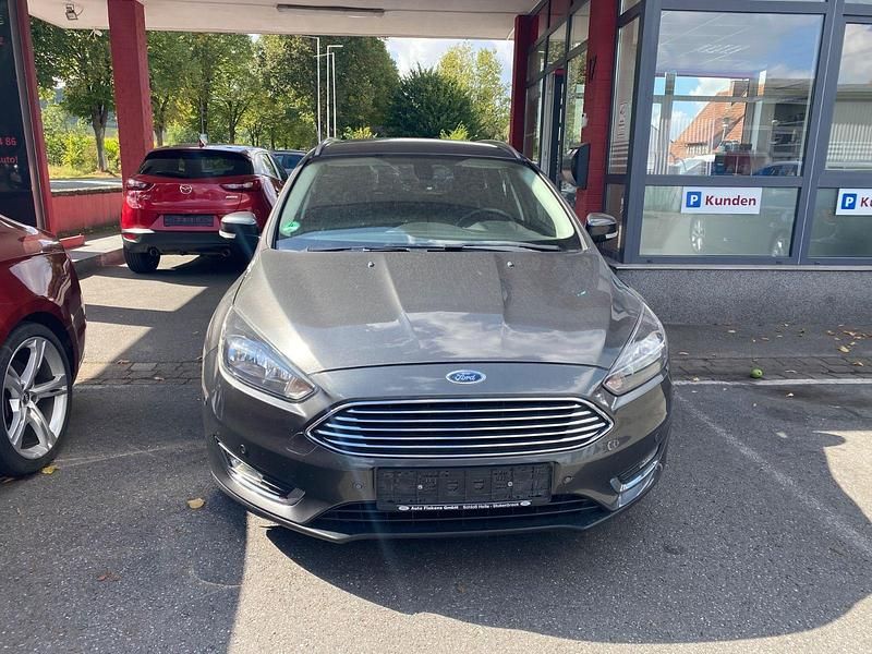 Grau Gebraucht 2016 Ford Focus Titanium Kombi | 5.190 € (Guter Preis) - Bild 1/4