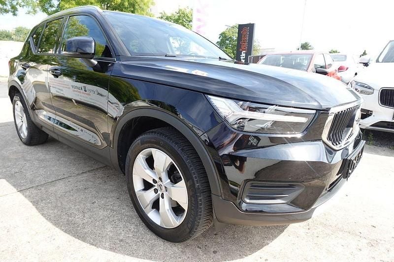 Schwarz Gebraucht 2020 Volvo XC40 Momentum SUV | 23.990 € (Superpreis) - Bild 1/4
