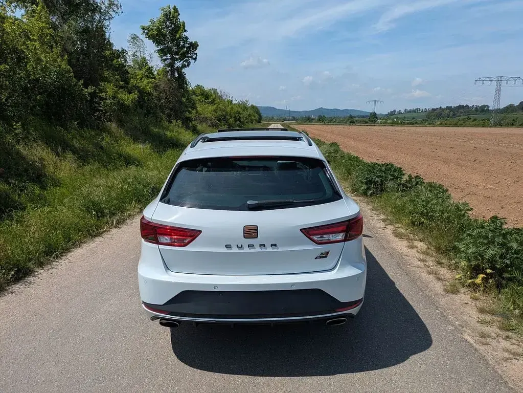 Używany Seat Leon ST CUPRA 290 KM (213 kW) 2016 Biały Kombi