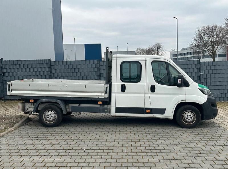 Gebraucht Peugeot Boxer 131 PS (96 kW) 2018 Weiß Van