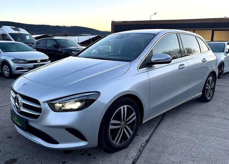 Gebraucht Mercedes B220 190 PS (139 kW) 2020 Silber Van / Kleinbus