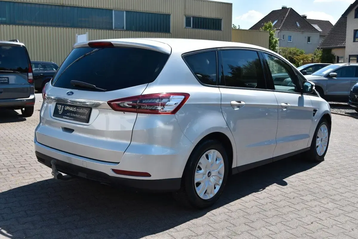 Gebraucht Ford S-MAX Trend 160 PS (117 kW) 2017 Silber Van / Kleinbus
