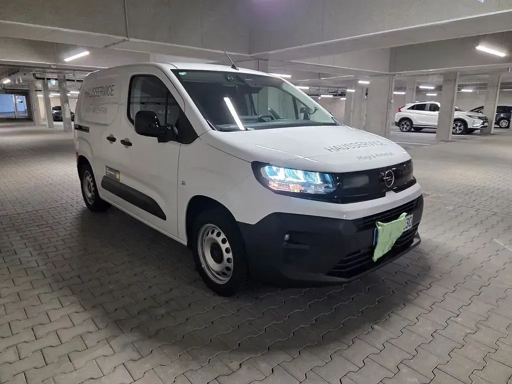 Gebraucht Opel Combo 131 PS (96 kW) 2025 Weiß Van / Kleinbus