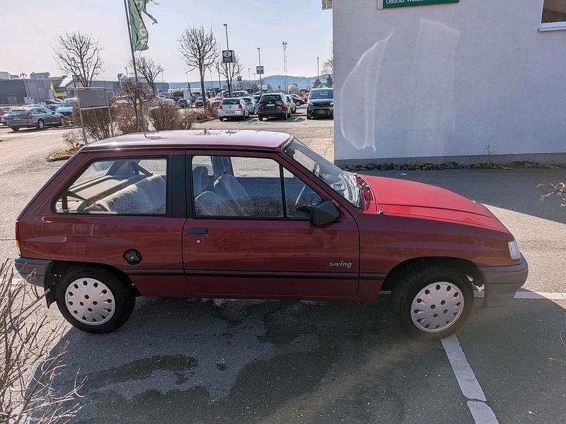 Gebraucht Opel Corsa Swing 45 PS (33 kW) 1991 Rot Kleinwagen