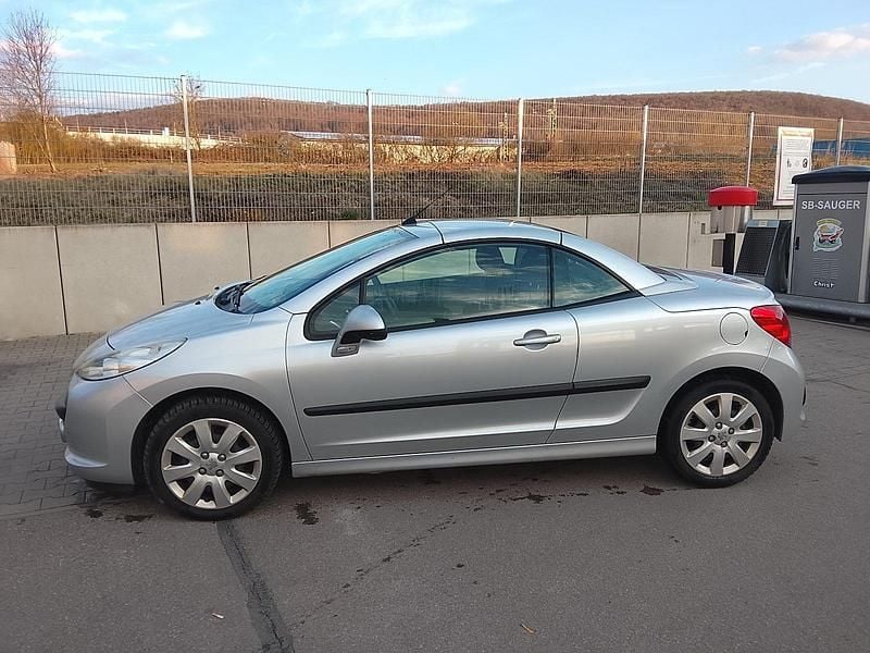 Gebraucht Peugeot 207 CC 120 PS (88 kW) 2009 Silber Cabrio