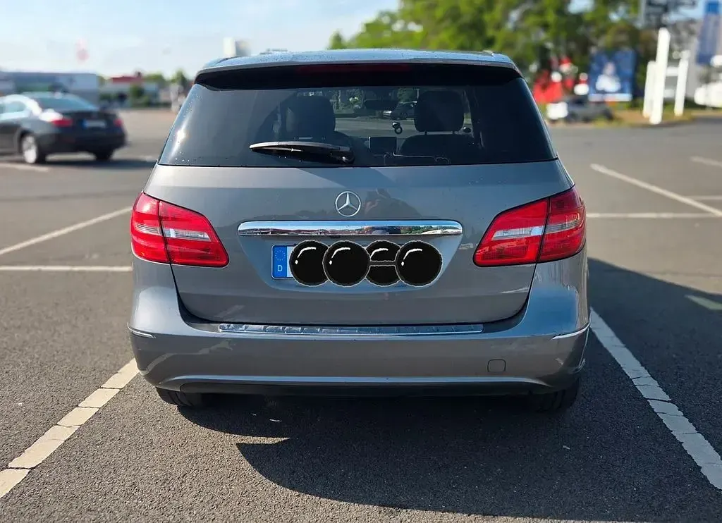Gebraucht Mercedes B180 Sport Edition 109 PS (80 kW) 2013 Grau Kleinwagen